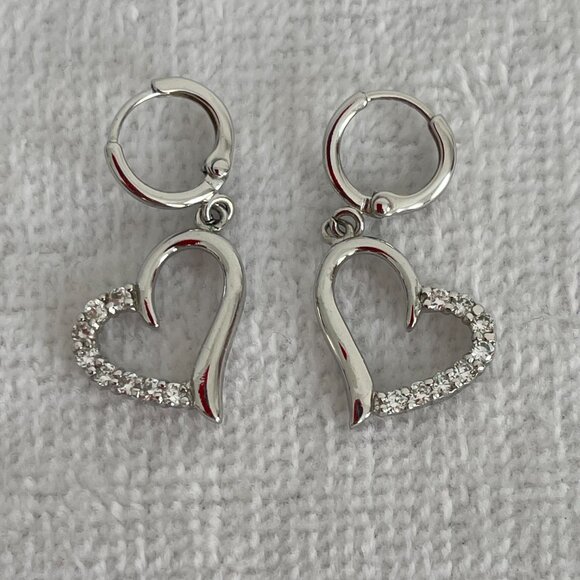Silver heart-shaped earrings with faux diamonds purchased in Italy - Picture 1 of 1